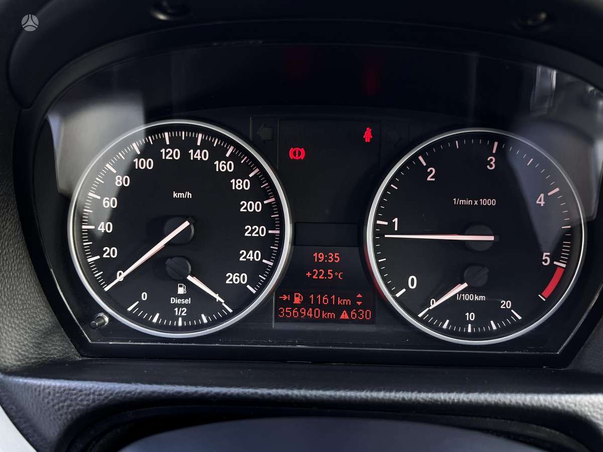 BMW 320 2009 — photo 14