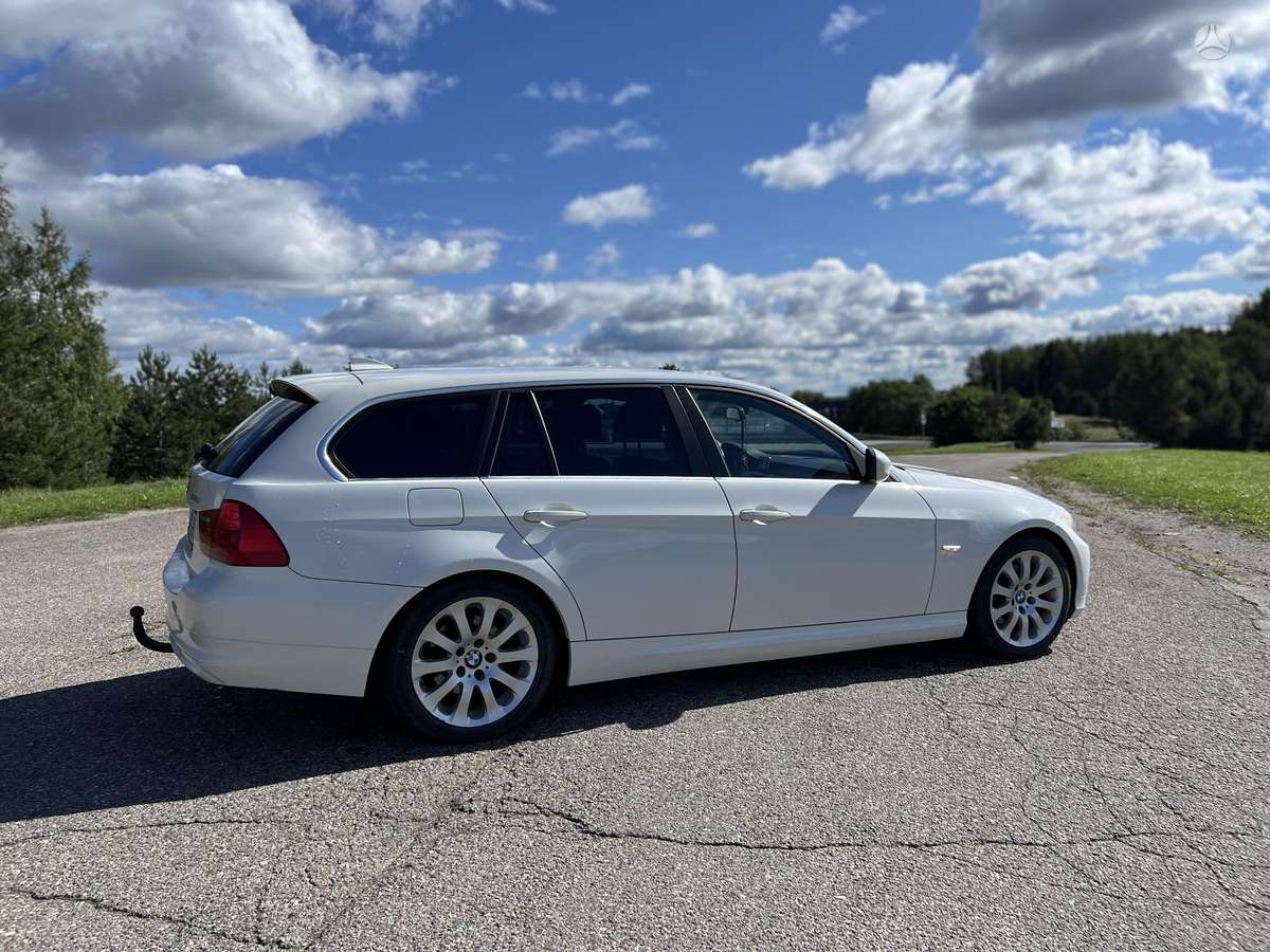 BMW 320 2009 — photo 5
