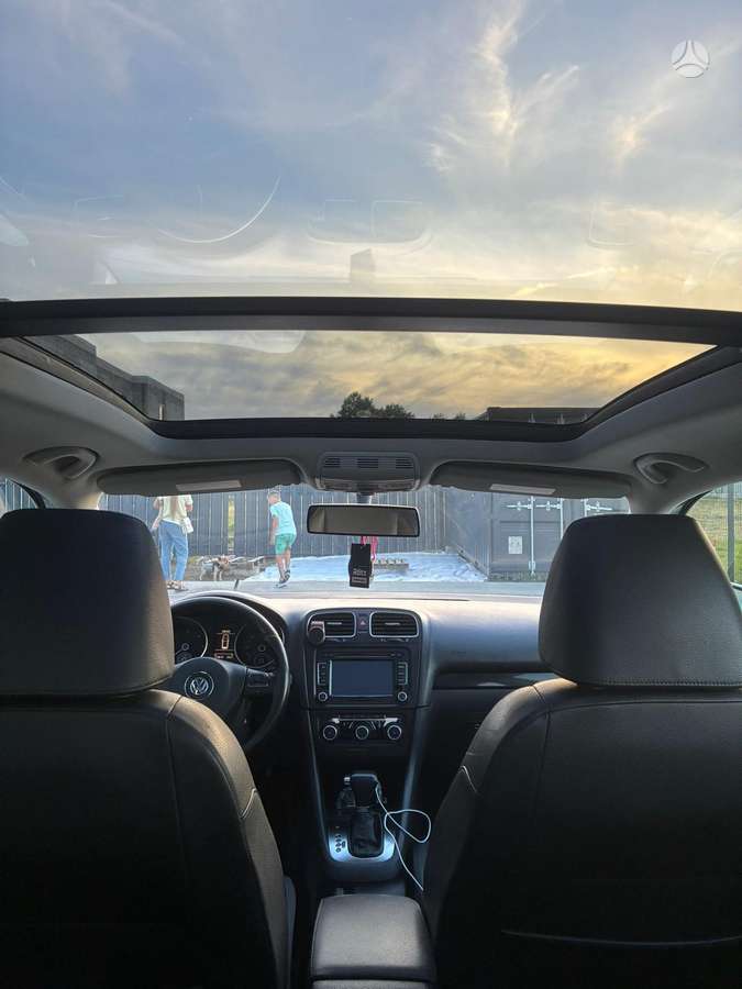 Volkswagen Golf 2010 — photo 11