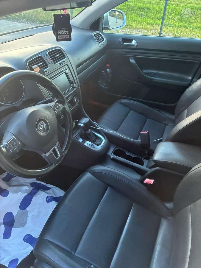Volkswagen Golf 2010 — photo 16