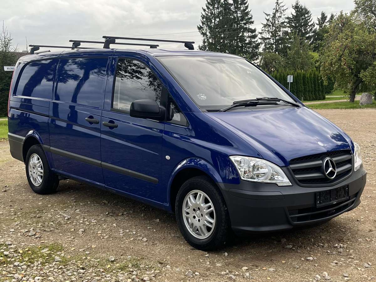 Mercedes-Benz Vito 2012 — rear view