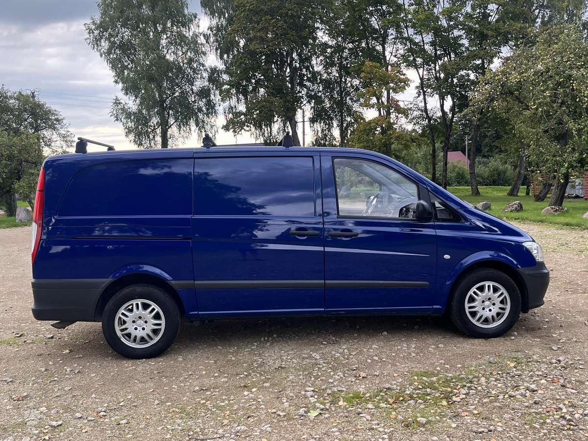 Mercedes-Benz Vito 2012 — interior