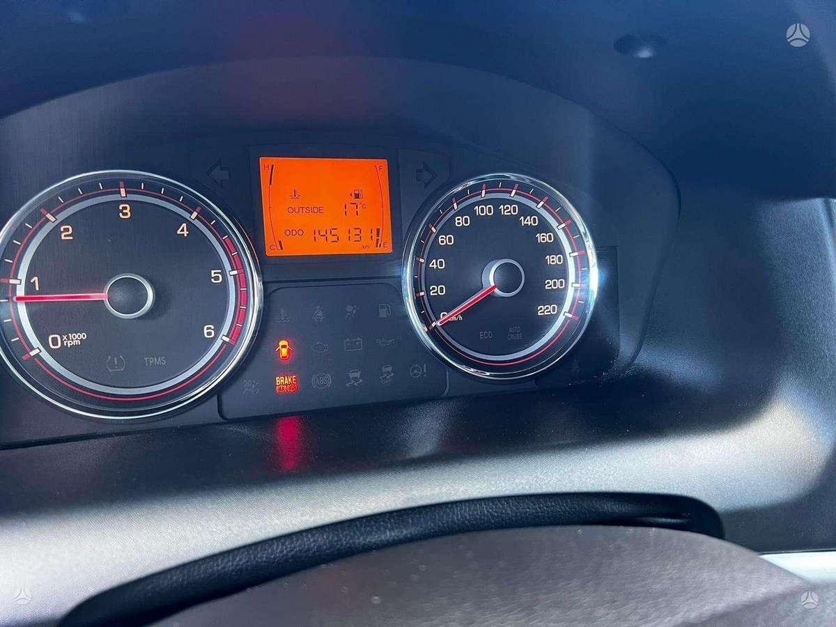 SsangYong Korando 2012 — салон
