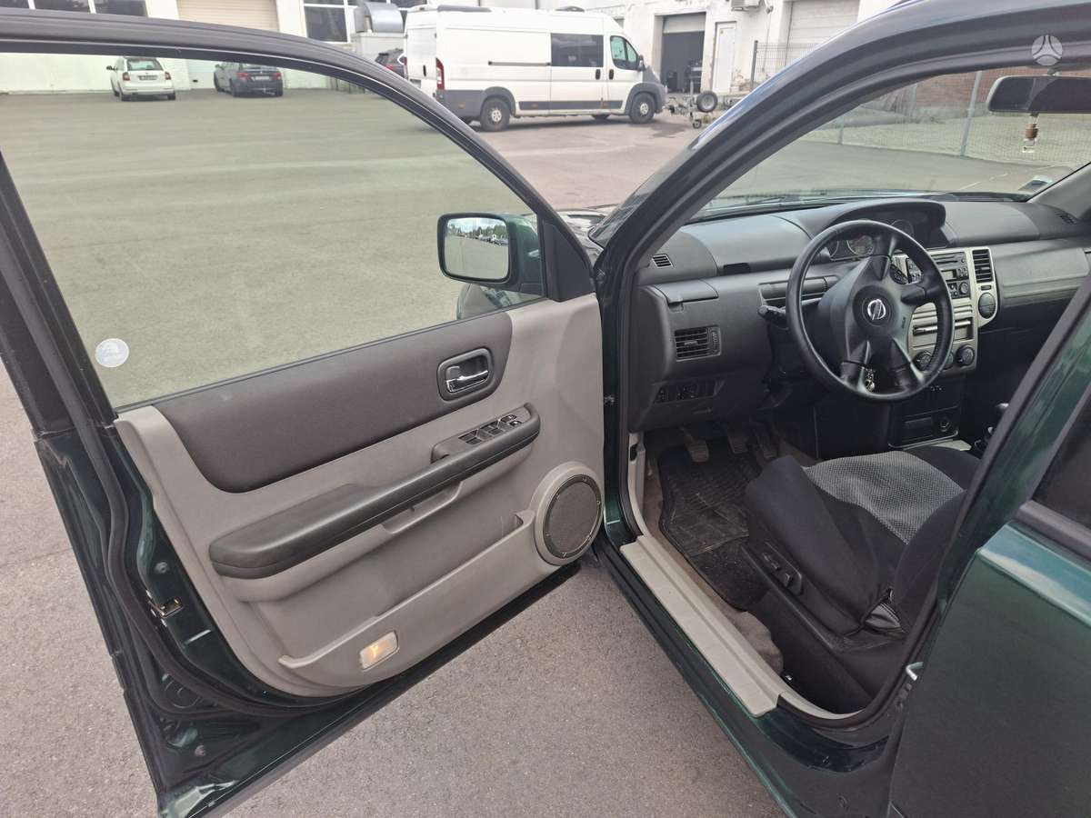 Nissan X-Trail 2004 — photo 11