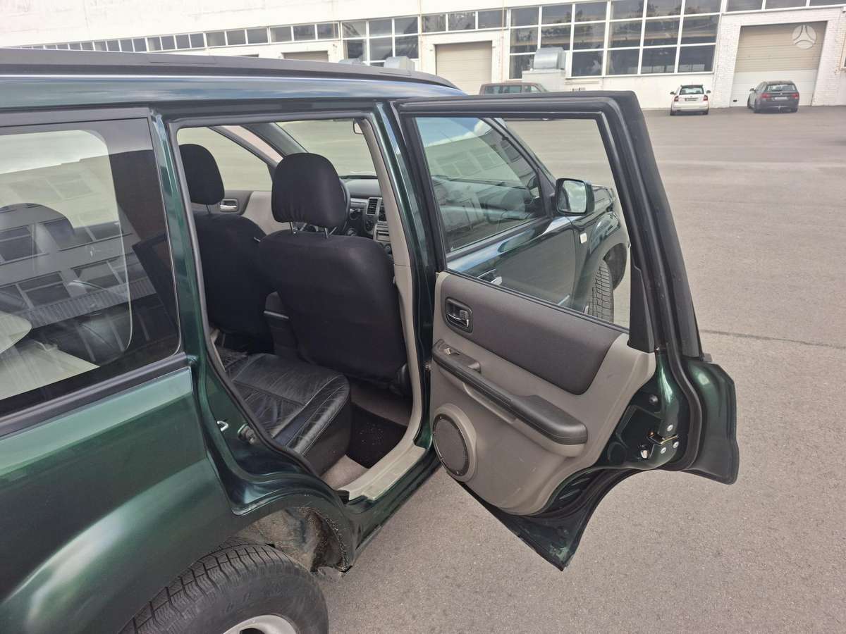 Nissan X-Trail 2004 — engine 2184 cm³, 136 HP (100kW)