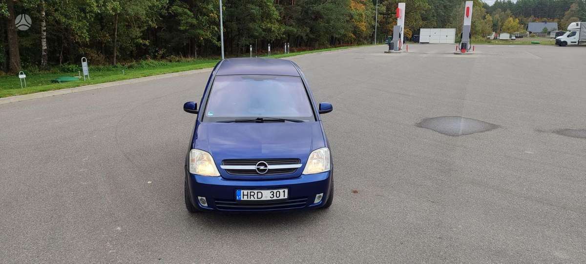 Opel Meriva 2004 — вигляд ззаду