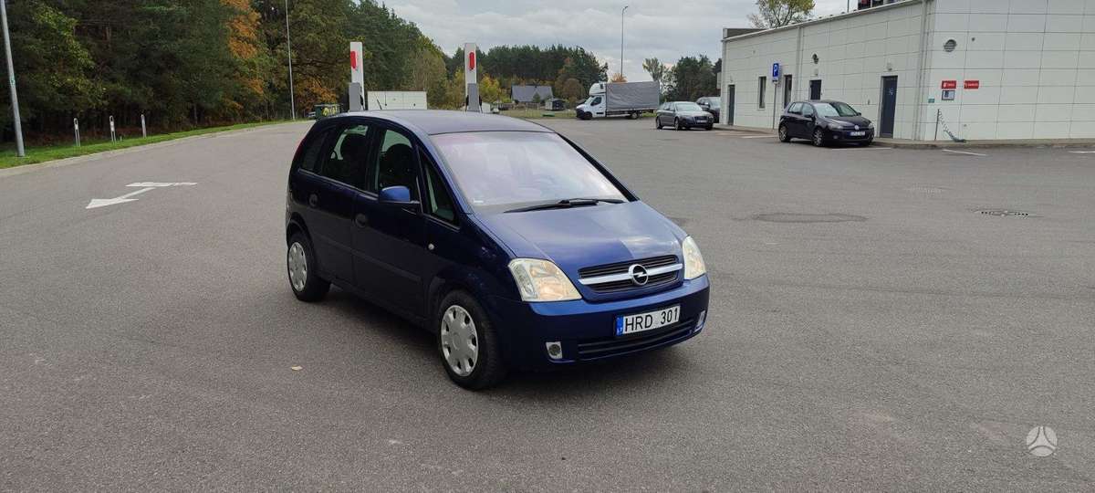Opel Meriva 2004 — салон