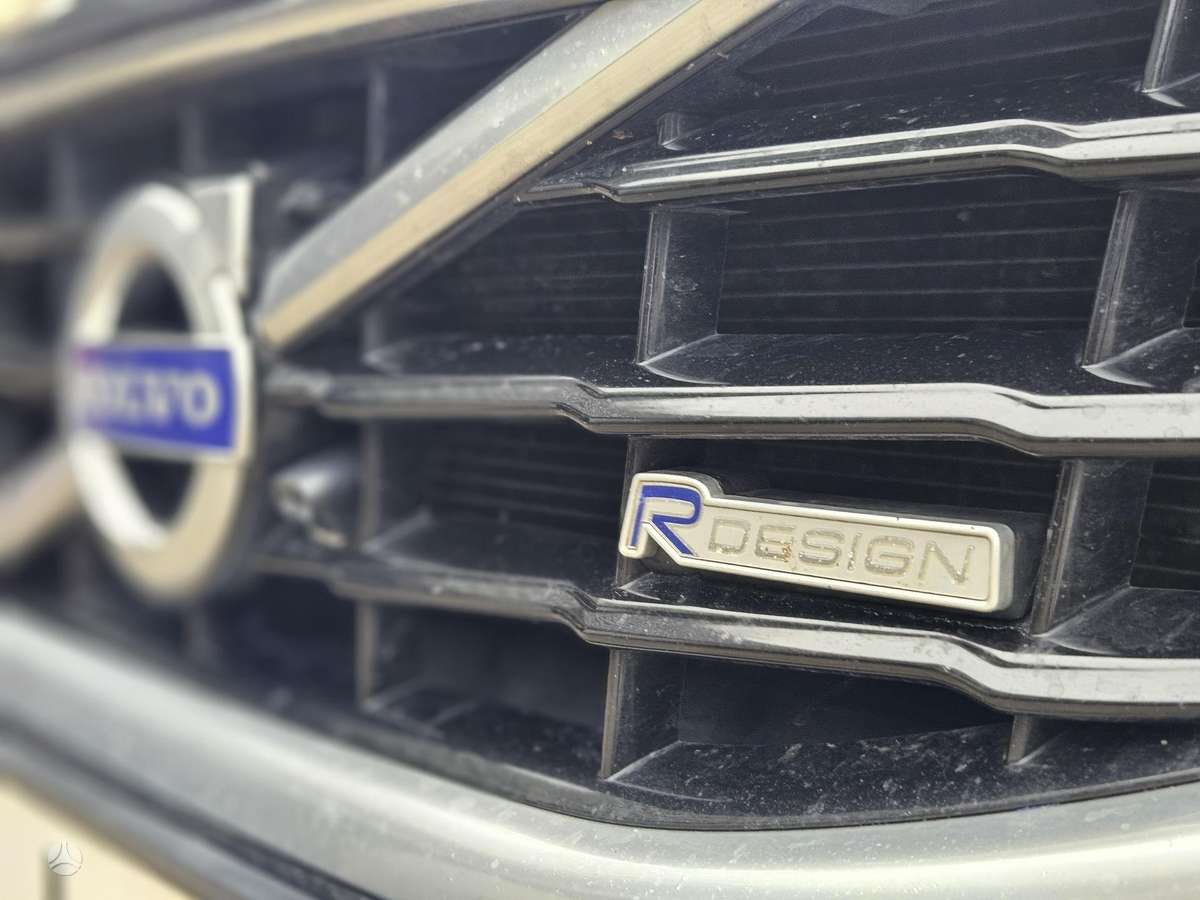 Volvo V60 2011 — photo 11