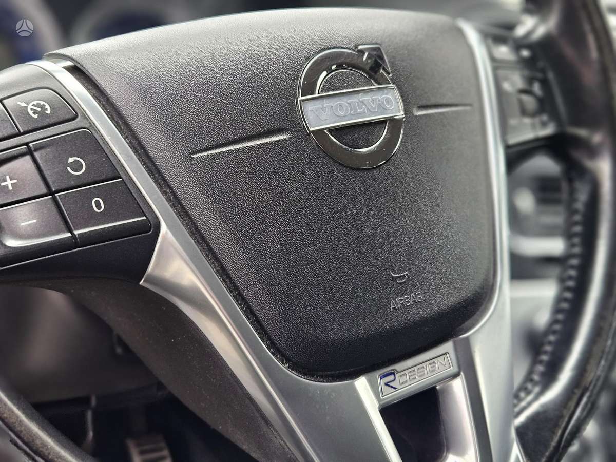 Volvo V60 2011 — photo 13