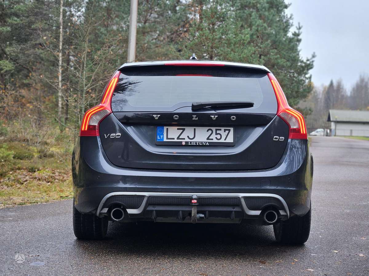 Volvo V60 2011 — engine 1984 cm³, 163 HP (120kW)