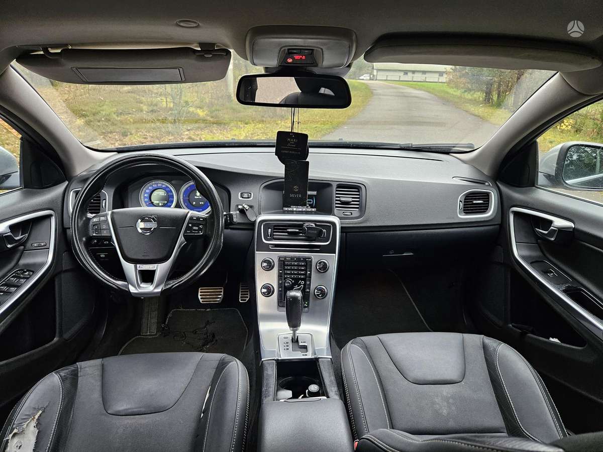 Volvo V60 2011 — photo 7
