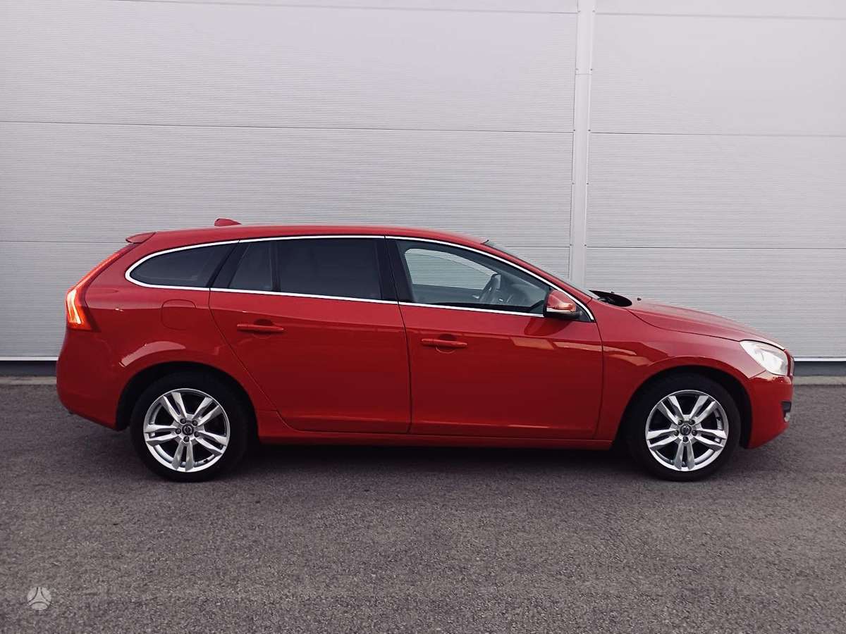 Volvo V60 2011 — photo 15