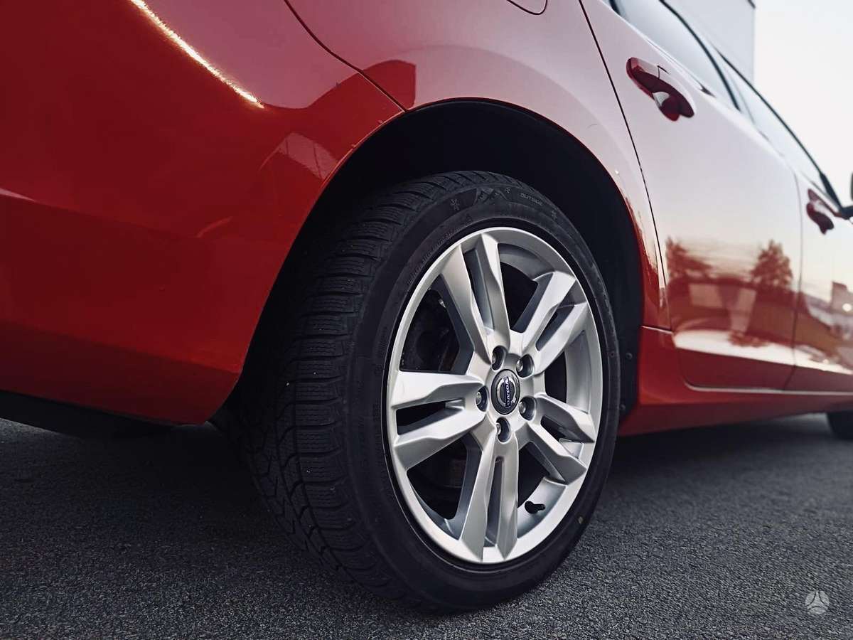 Volvo V60 2011 — photo 17