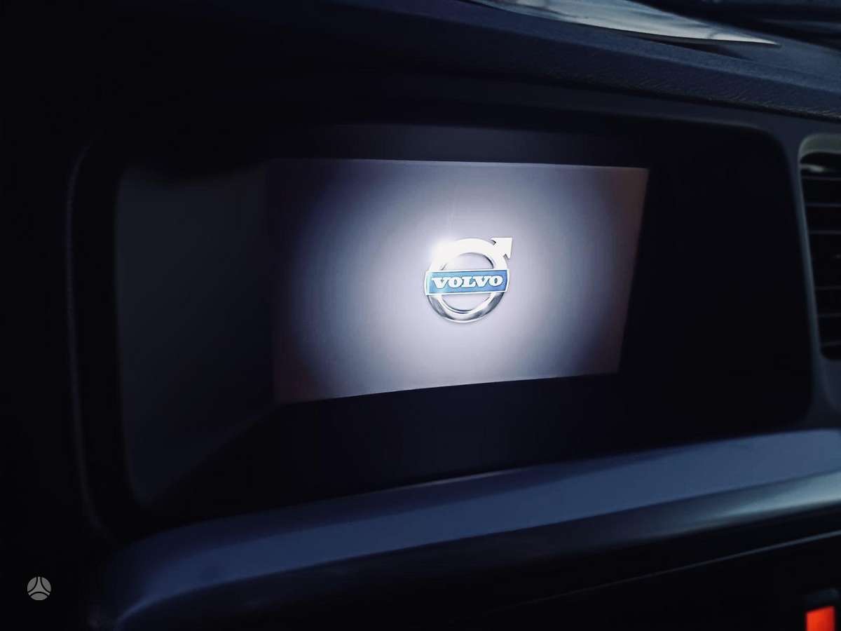 Volvo V60 2011 — rear view