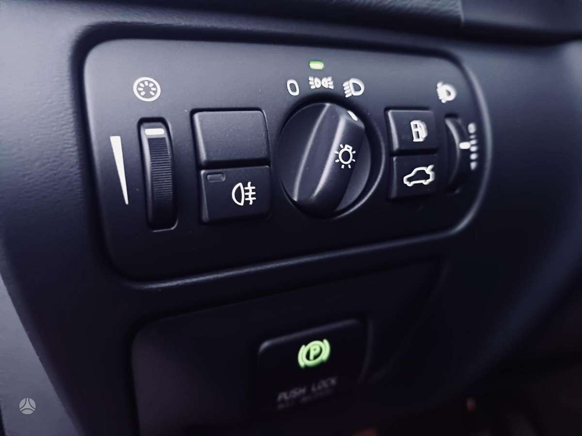 Volvo V60 2011 — photo 28