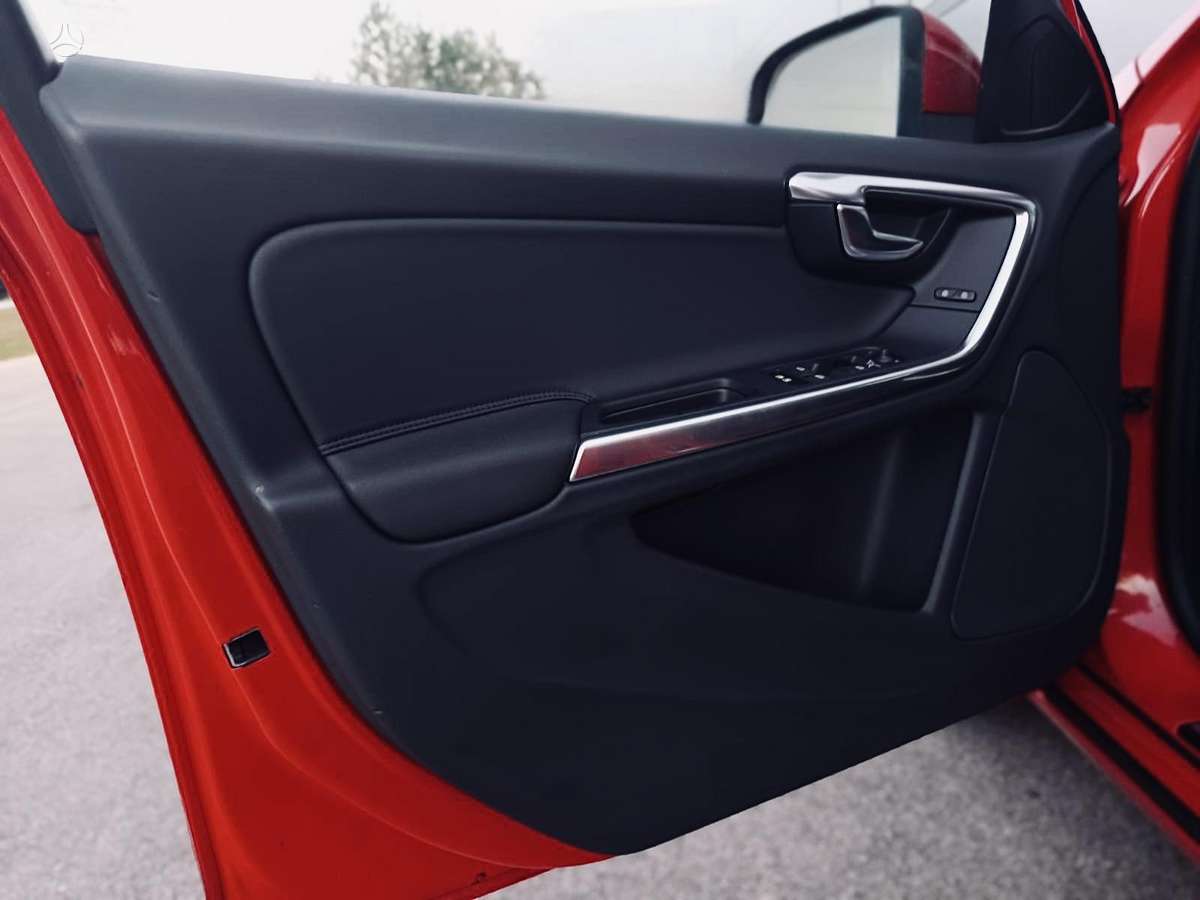 Volvo V60 2011 — photo 31