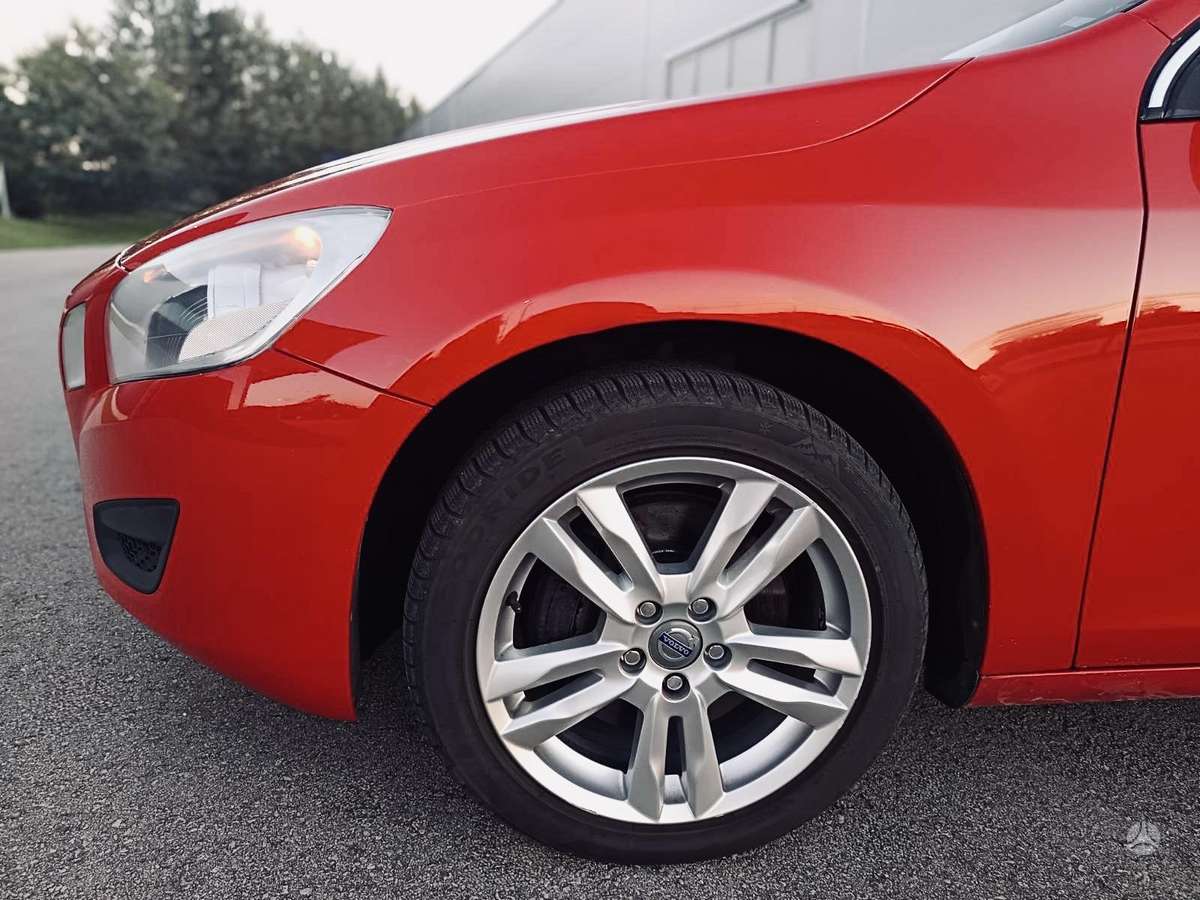 Volvo V60 2011 — photo 33