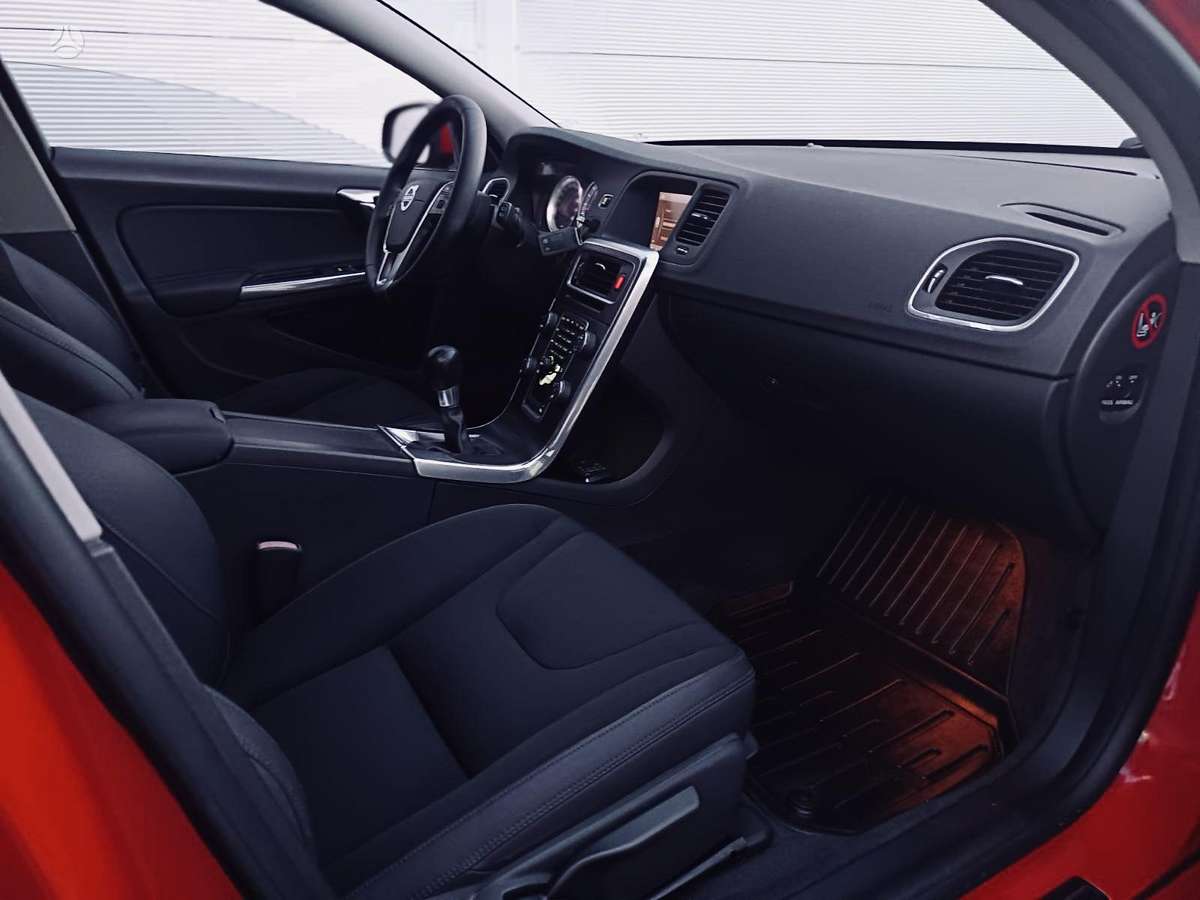Volvo V60 2011 — photo 44