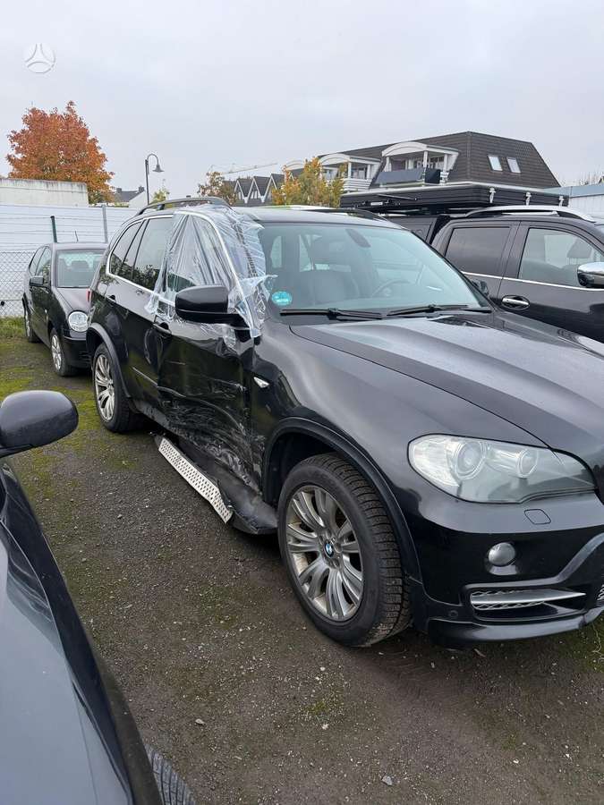 BMW X5 2008 — салон