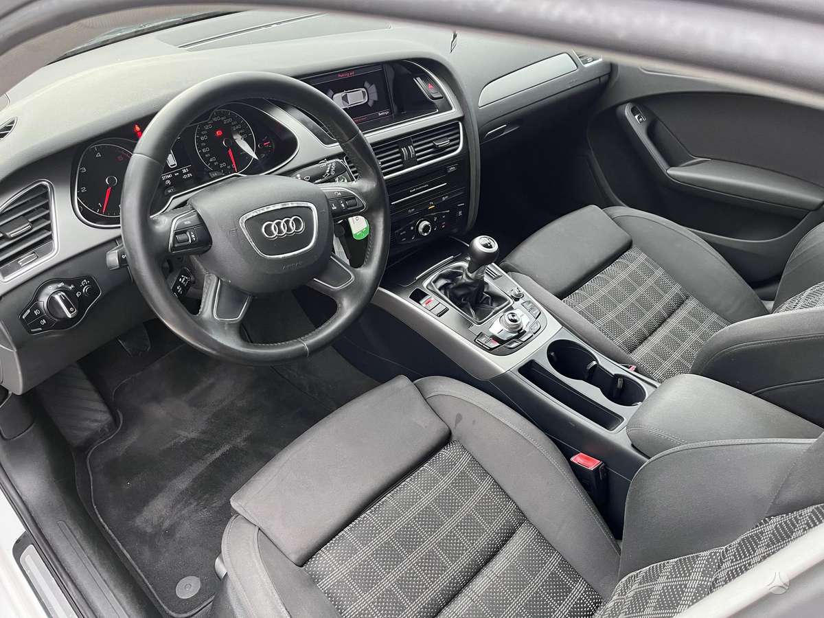 Audi A4 2013 — photo 10