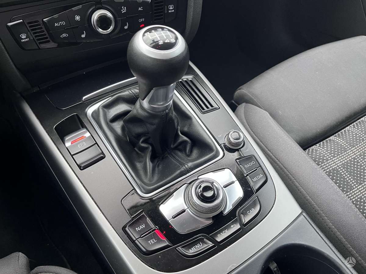 Audi A4 2013 — photo 18