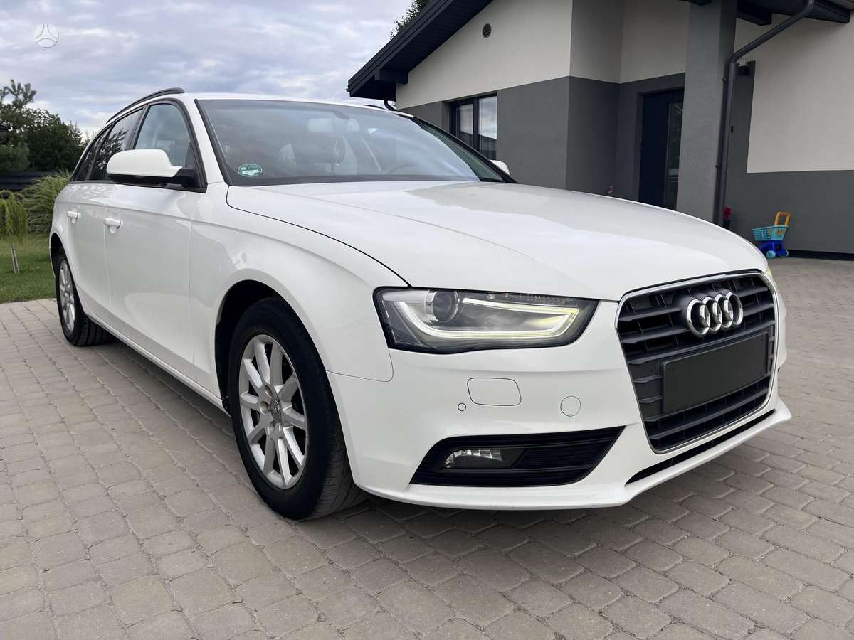Audi A4 2013 — rear view