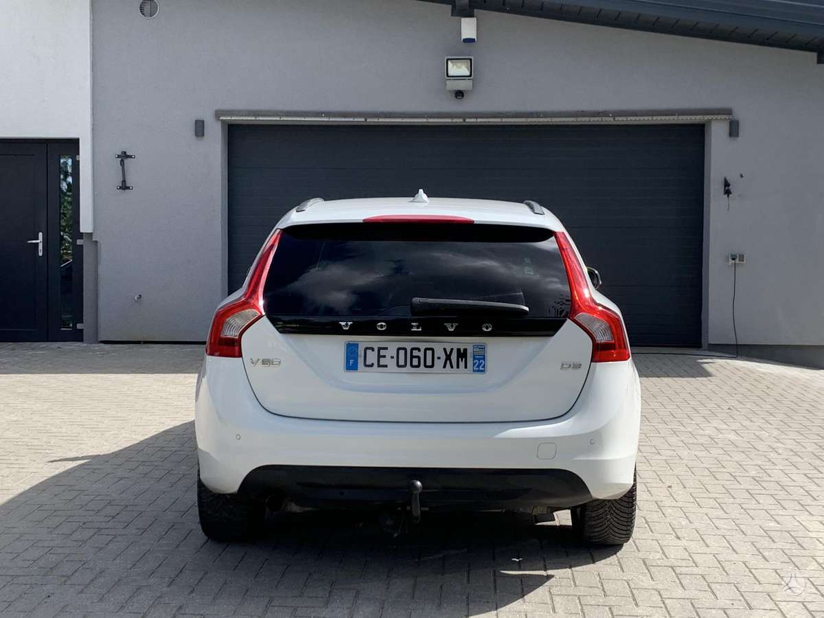 Volvo V60 2012 — engine 1984 cm³, 163 HP (120kW)