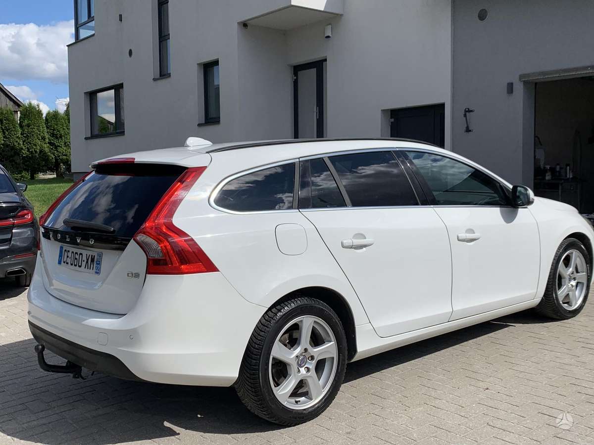 Volvo V60 2012 — photo 5
