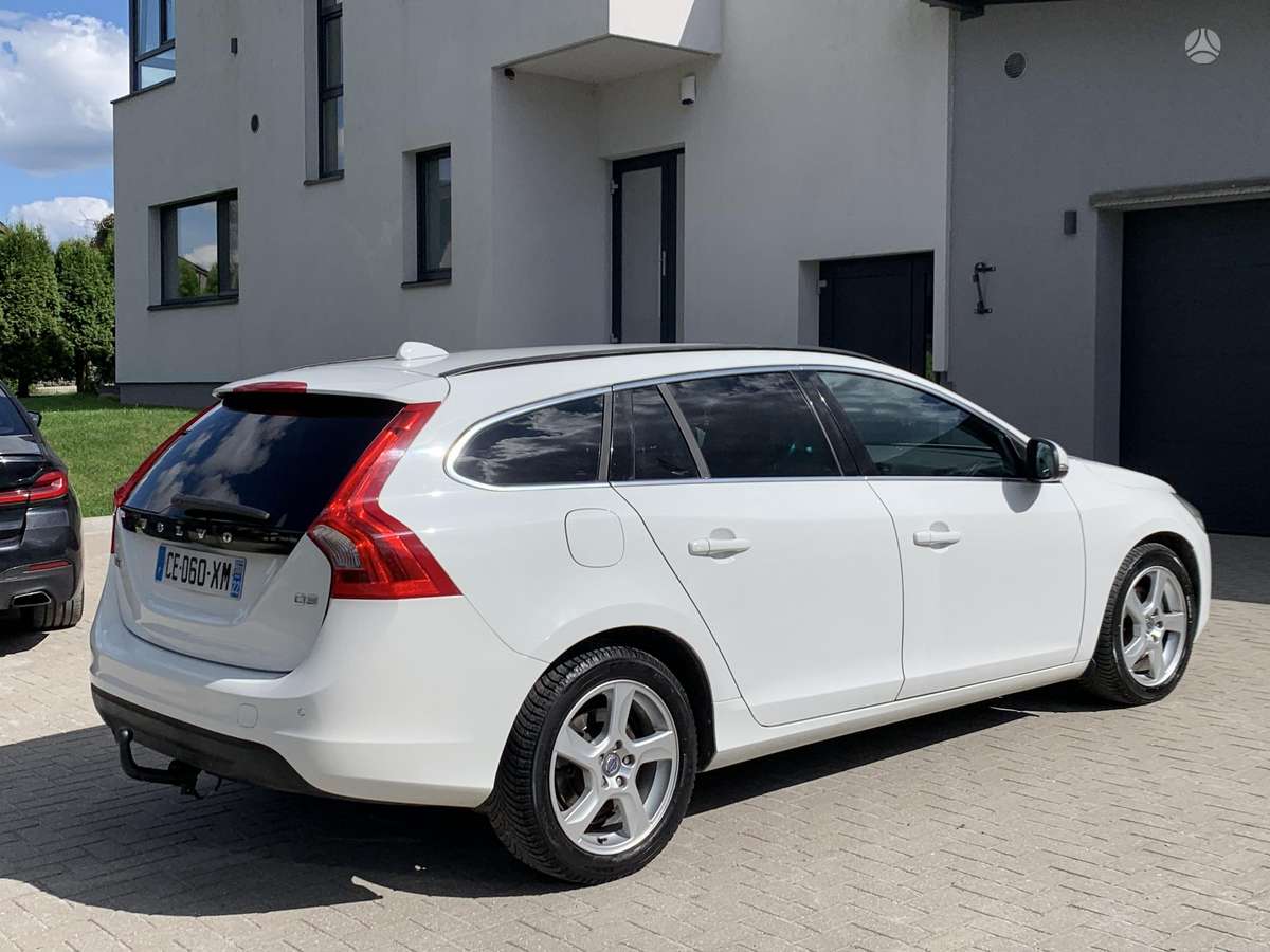 Volvo V60 2012 — photo 6