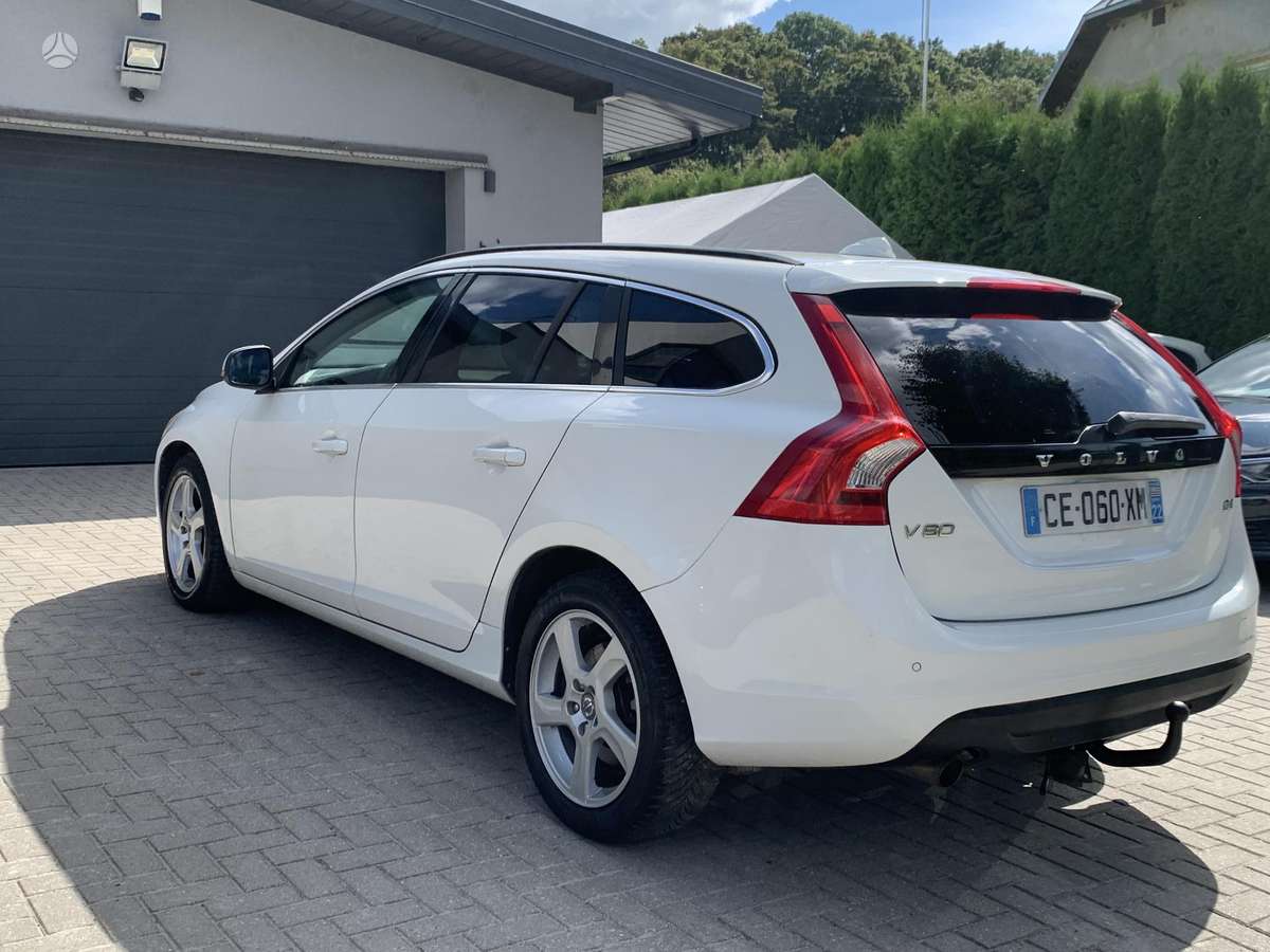 Volvo V60 2012 — photo 7