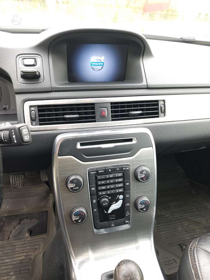 Volvo XC70 2013 — photo 15