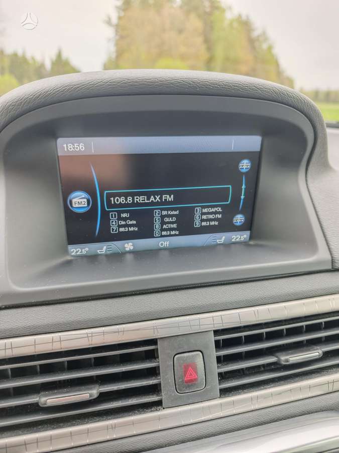 Volvo XC70 2013 — photo 16