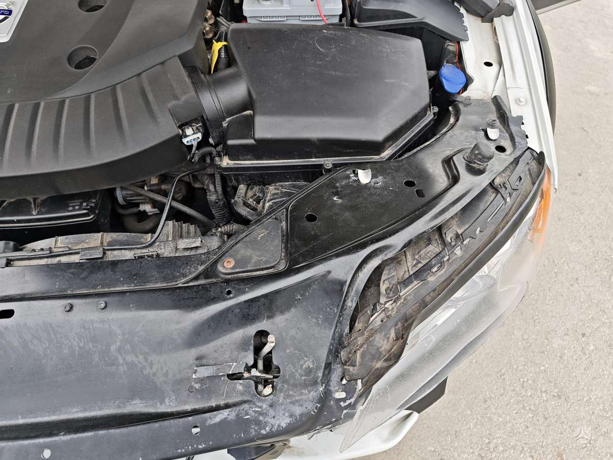 Volvo XC70 2013 — photo 18