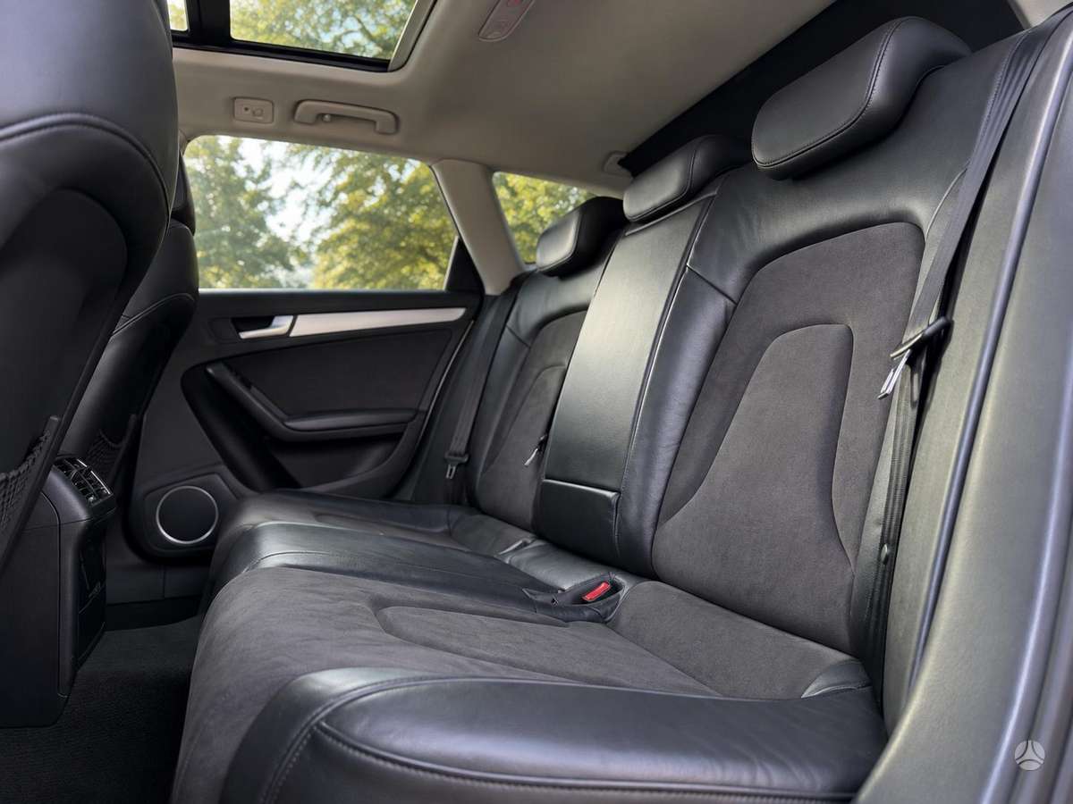 Audi A4 2009 — photo 11