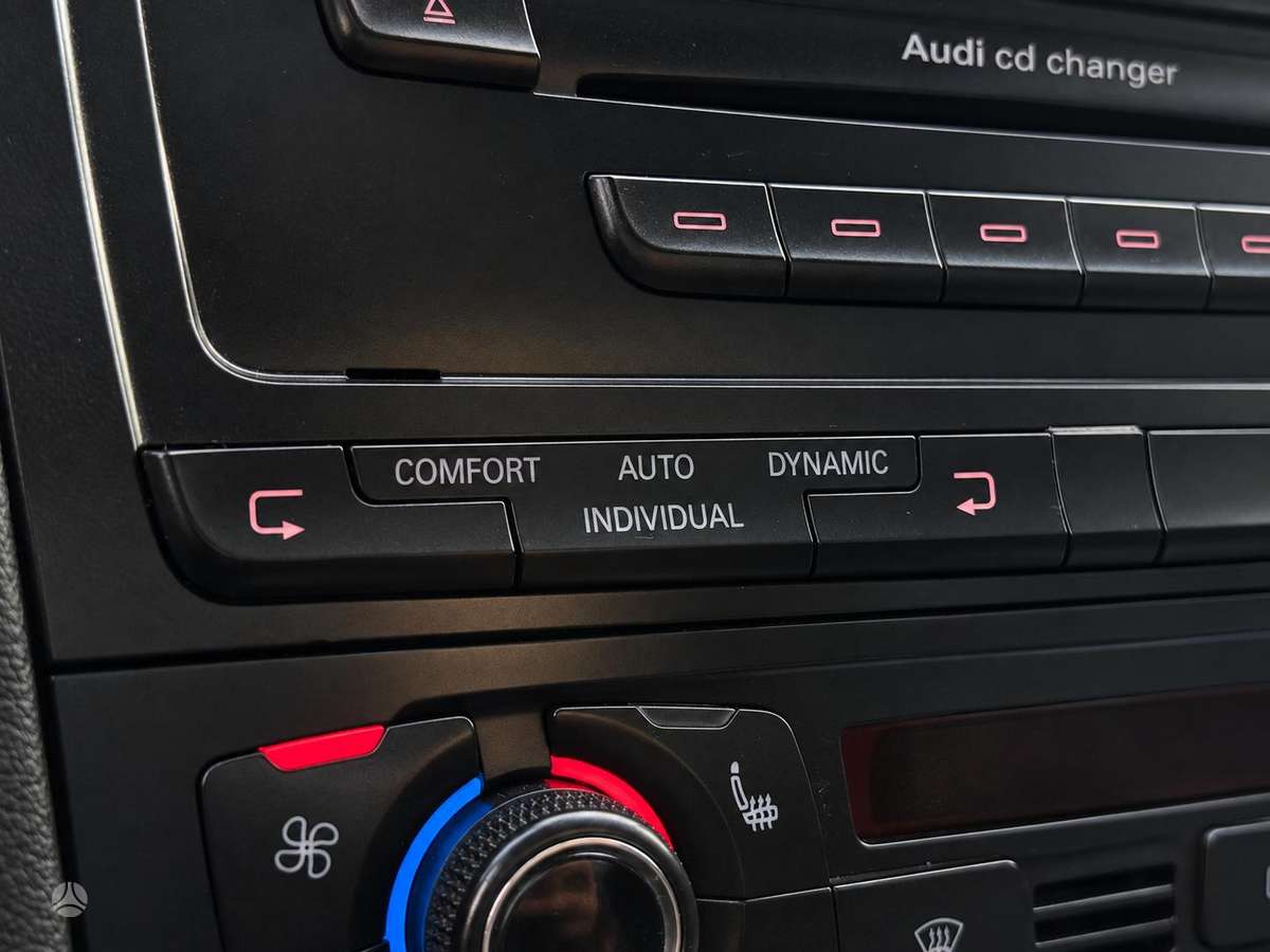 Audi A4 2009 — photo 13