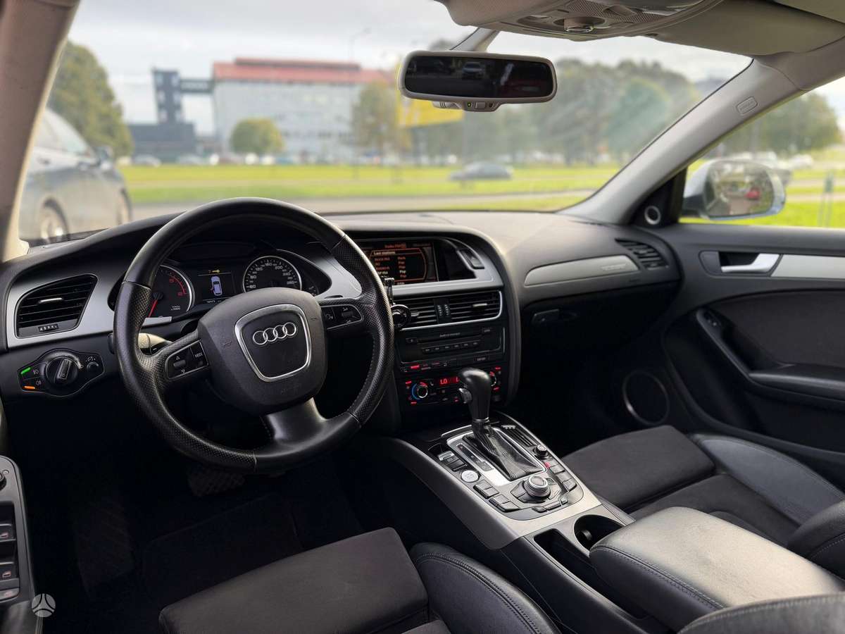 Audi A4 2009 — photo 7