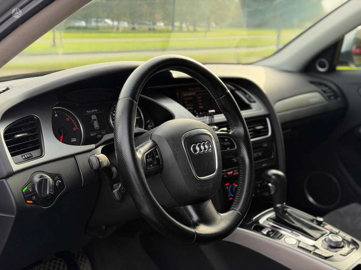 Audi A4 2009 — photo 8