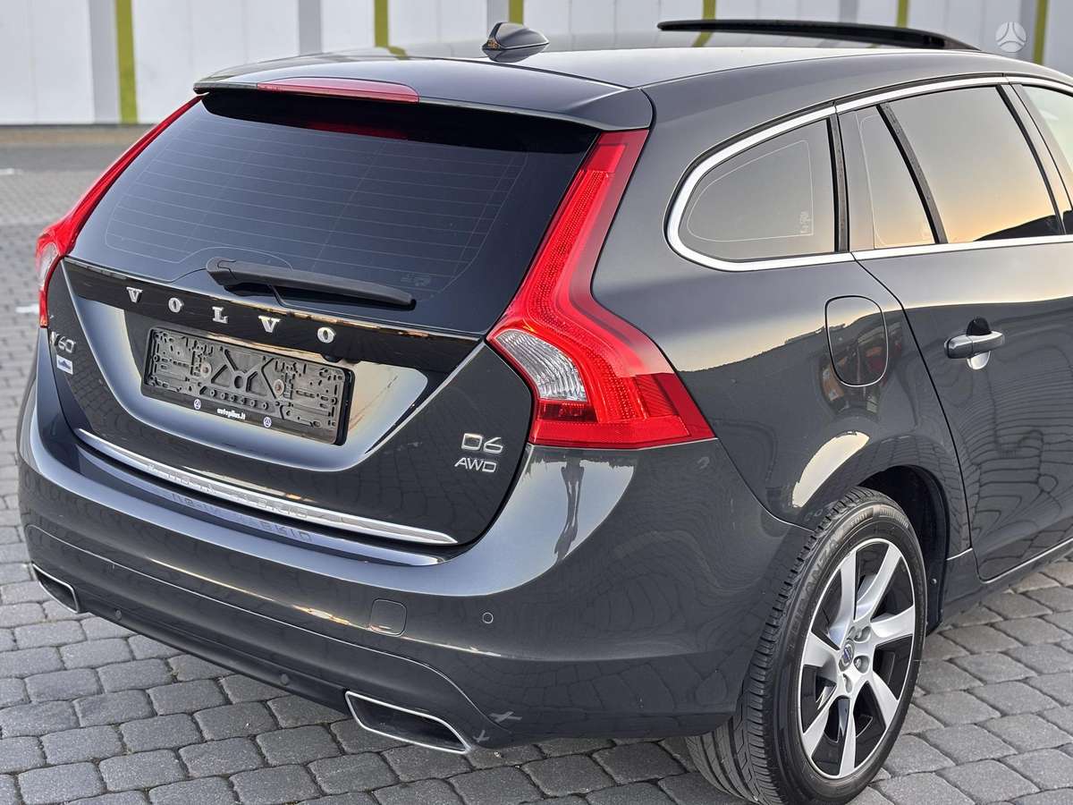 Volvo V60 2013 — photo 13