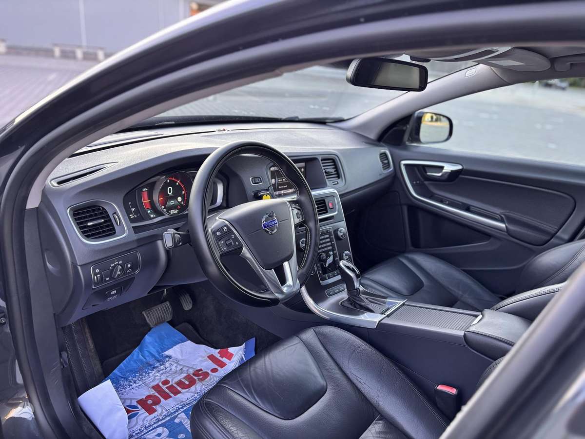 Volvo V60 2013 — photo 19