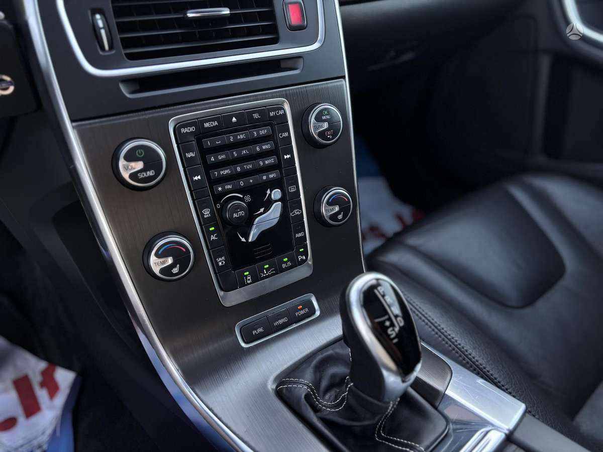 Volvo V60 2013 — photo 24
