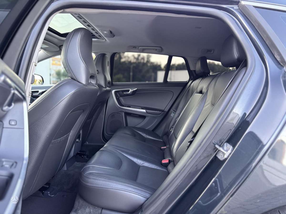 Volvo V60 2013 — photo 27