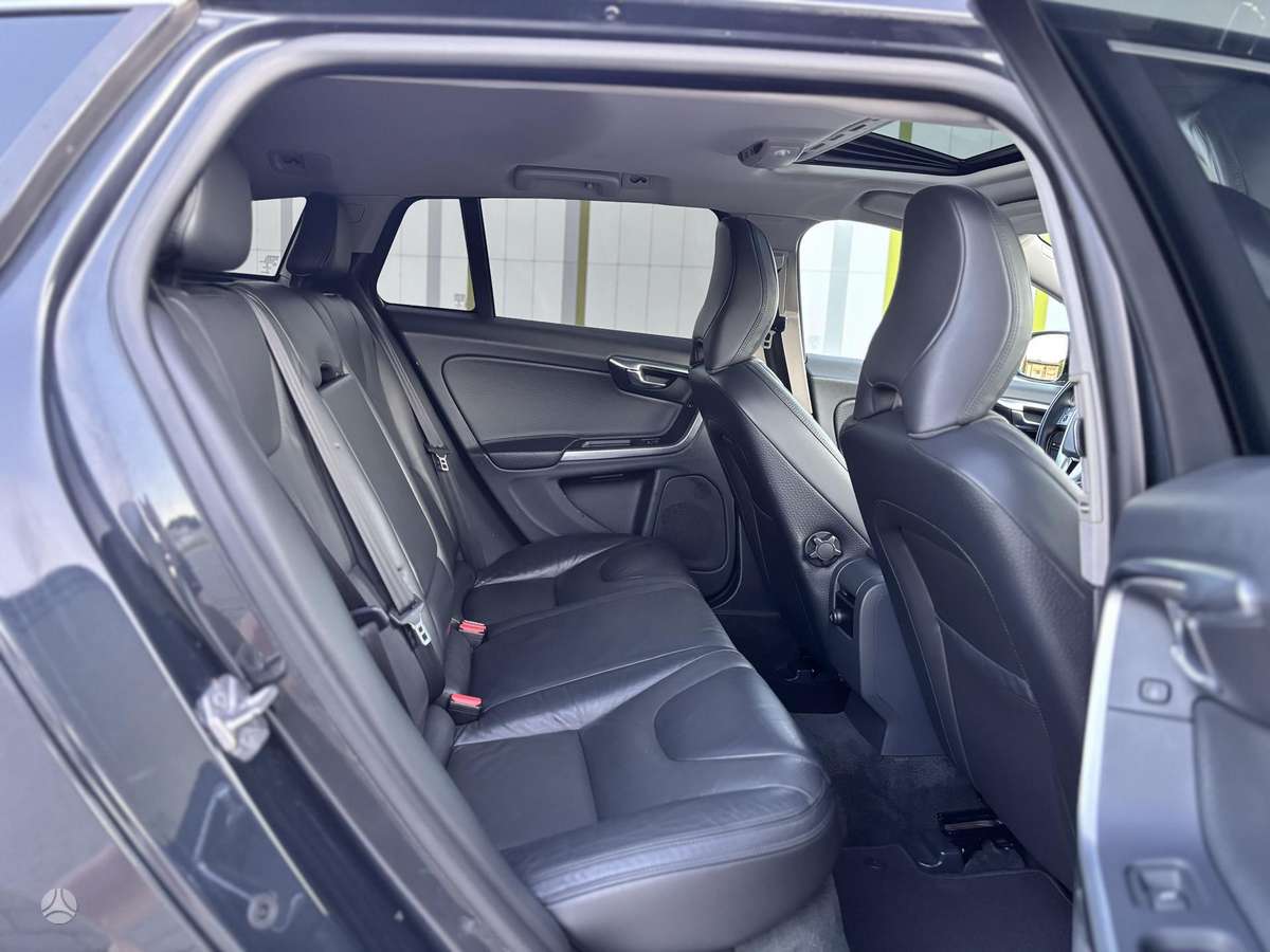 Volvo V60 2013 — photo 30