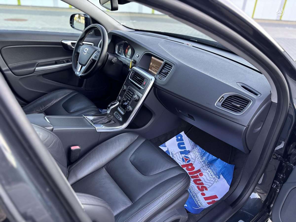 Volvo V60 2013 — photo 33