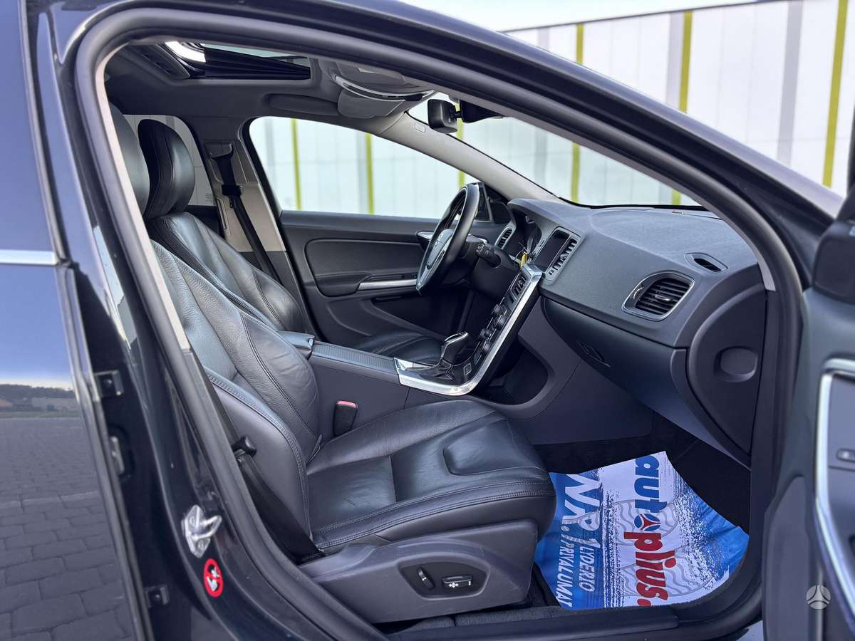 Volvo V60 2013 — photo 34