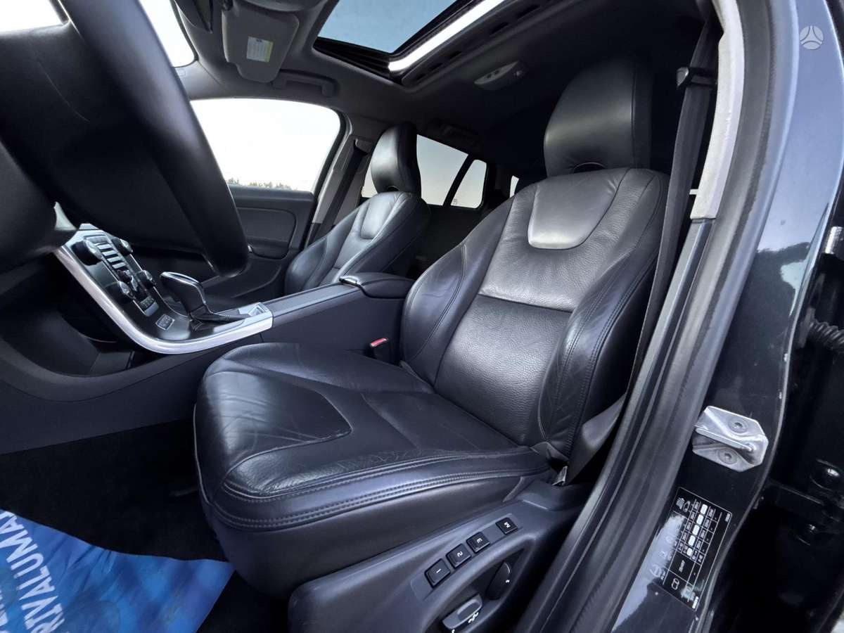 Volvo V60 2013 — photo 35