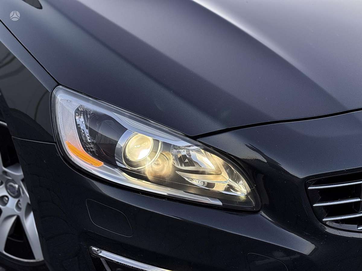 Volvo V60 2013 — photo 36
