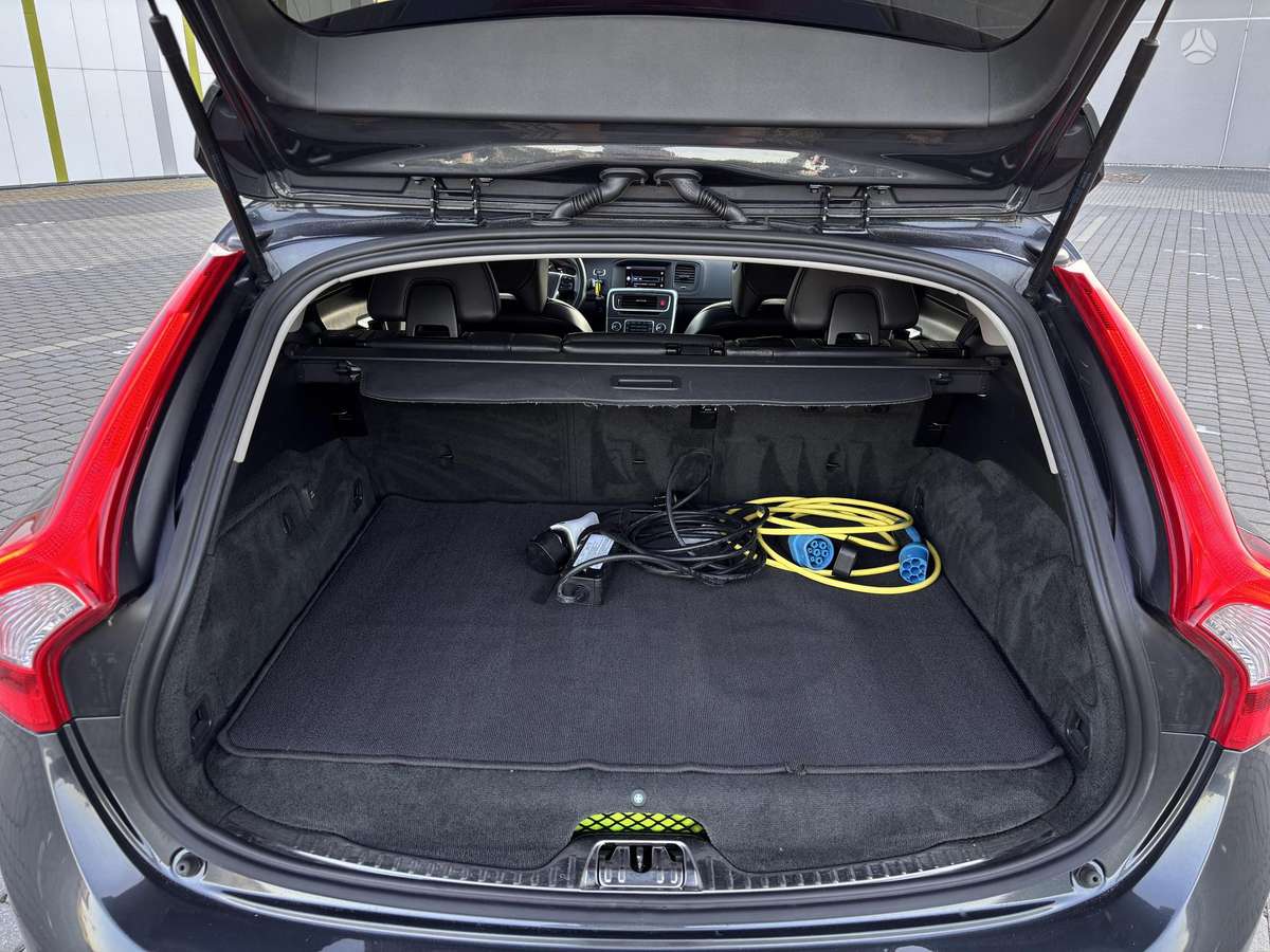 Volvo V60 2013 — photo 39