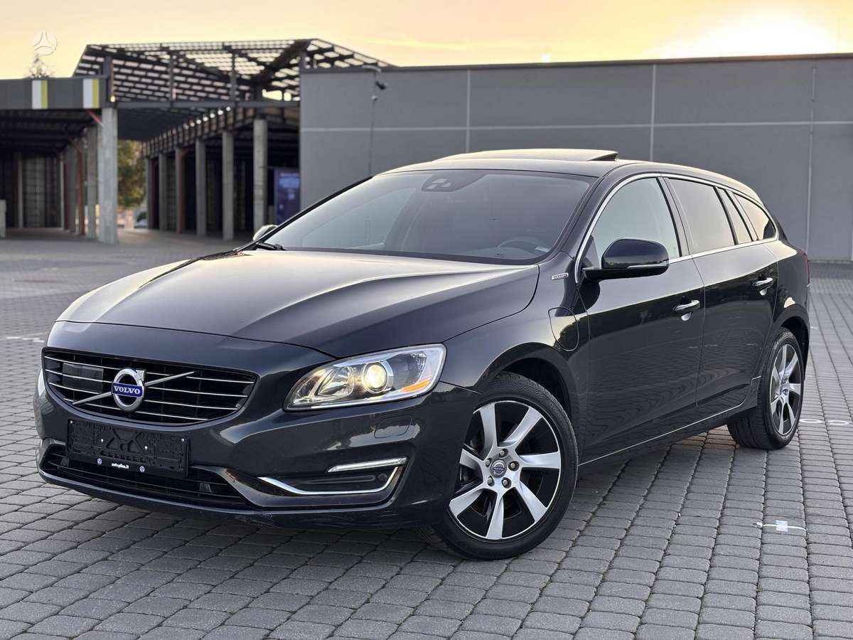 Volvo V60 2013 — engine 2400 cm³, 215 HP (158kW)