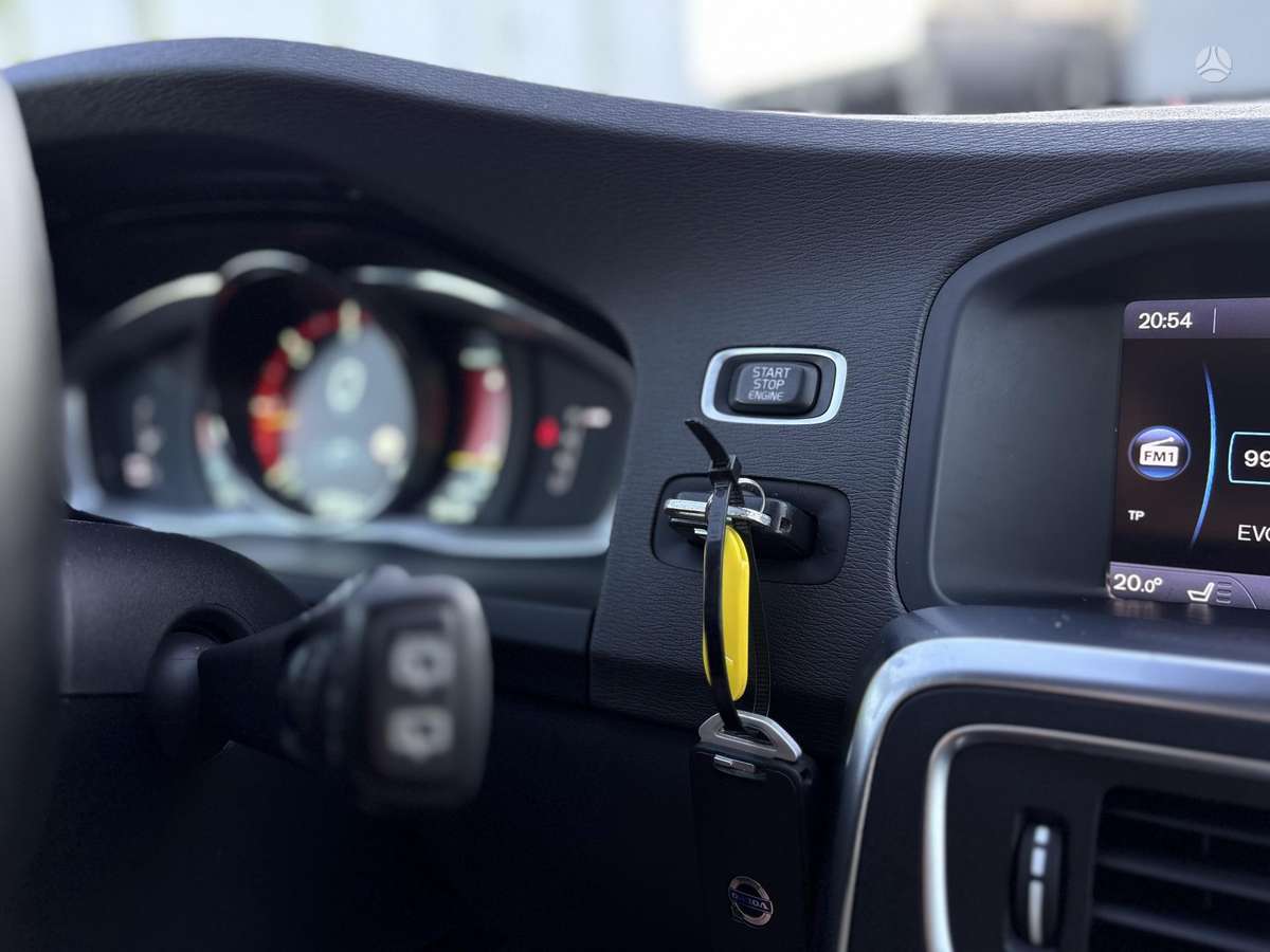 Volvo V60 2013 — photo 46