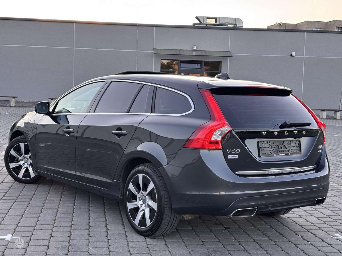Volvo V60 2013 — photo 8